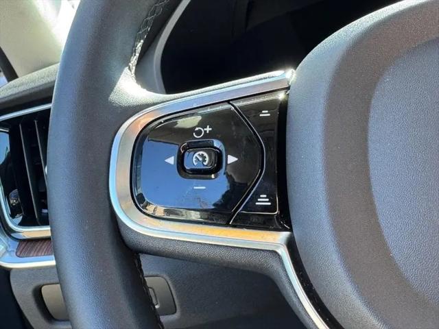 2024 Volvo S60 Recharge T8 Plus Dark Theme