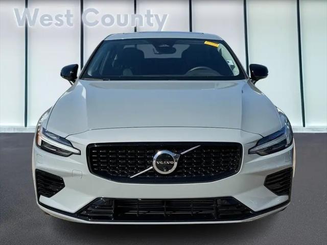 2024 Volvo S60 Recharge T8 Plus Dark Theme