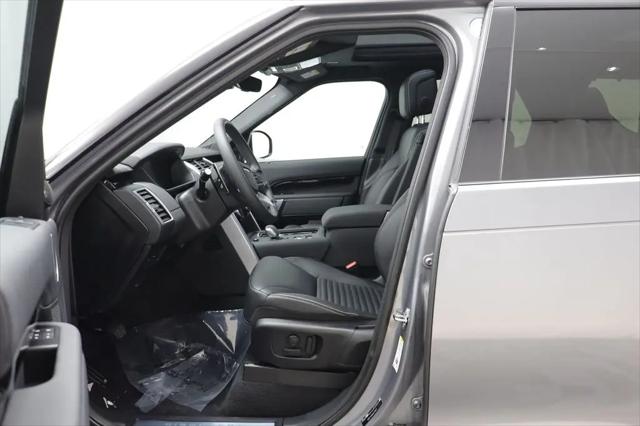 2025 Land Rover Discovery P300 S
