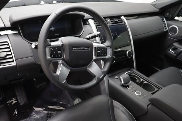2025 Land Rover Discovery P300 S