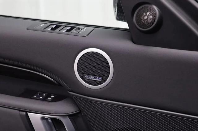 2025 Land Rover Discovery P300 S