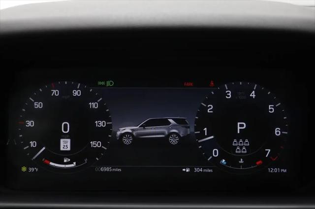 2025 Land Rover Discovery P300 S