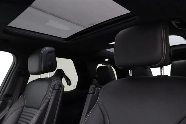 2025 Land Rover Discovery P300 S
