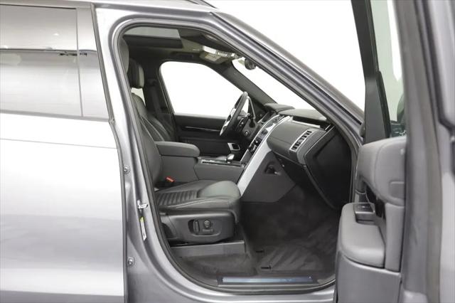 2025 Land Rover Discovery P300 S