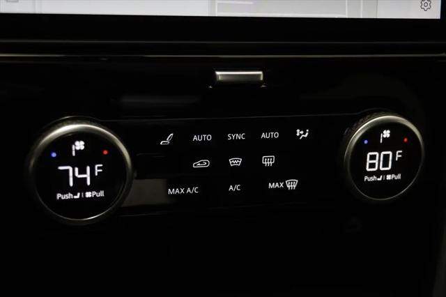 2025 Land Rover Discovery P300 S