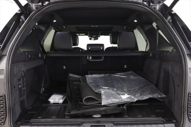 2025 Land Rover Discovery P300 S