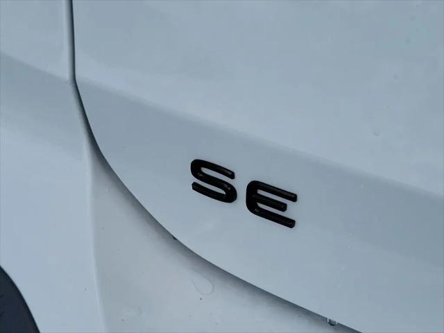 2026 Volkswagen Taos SE Black
