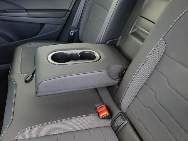 2026 Volkswagen Taos SE Black