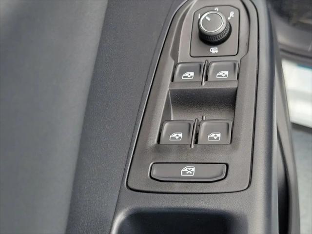 2026 Volkswagen Taos SE Black