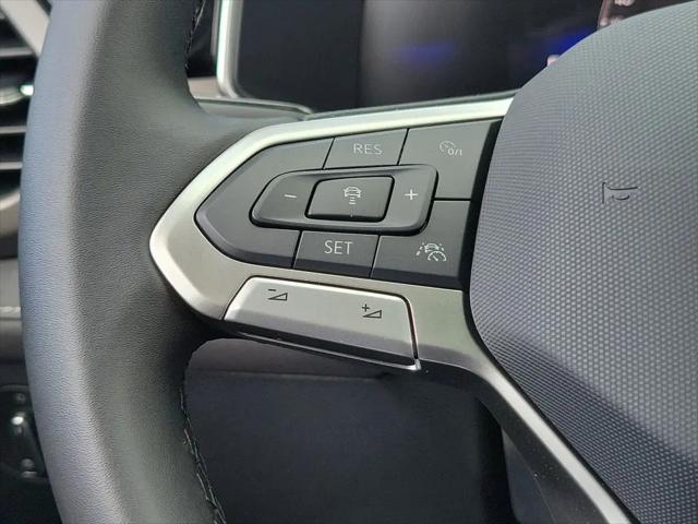 2026 Volkswagen Taos SE Black