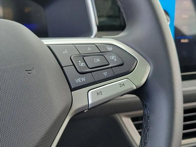 2026 Volkswagen Taos SE Black