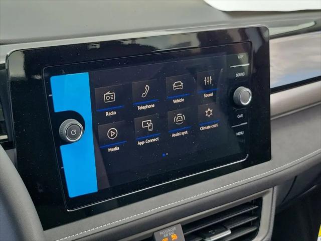 2026 Volkswagen Taos SE Black