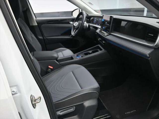 2025 Volkswagen Tiguan 2.0T SE