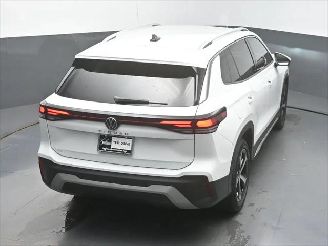 2025 Volkswagen Tiguan 2.0T SE
