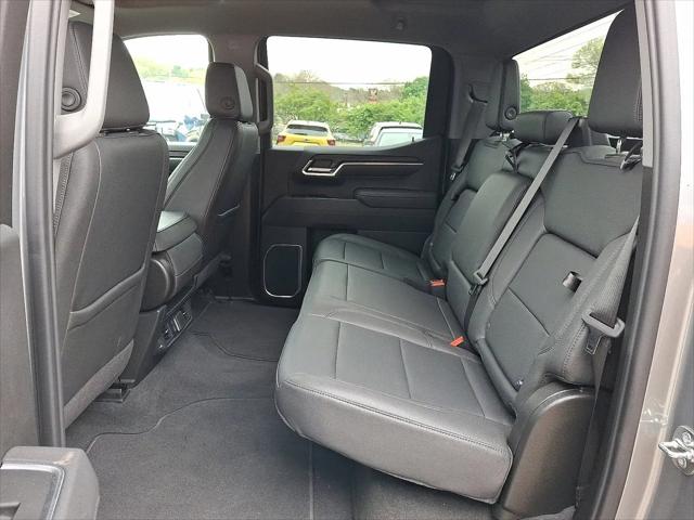 2026 GMC Sierra 1500 Crew Cab, Short Bed, SLT, 4WD