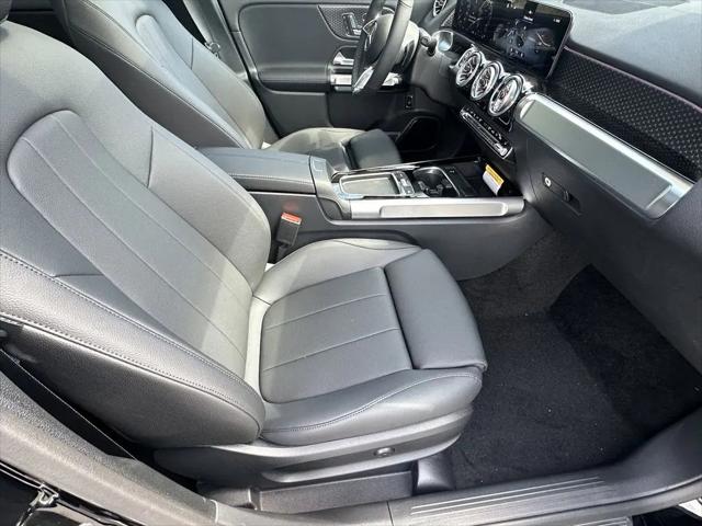 2026 Mercedes-Benz GLB 4MATIC