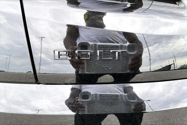 2027 Chevrolet Bolt LT FWD