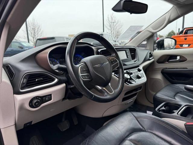 2017 Chrysler Pacifica Touring-L