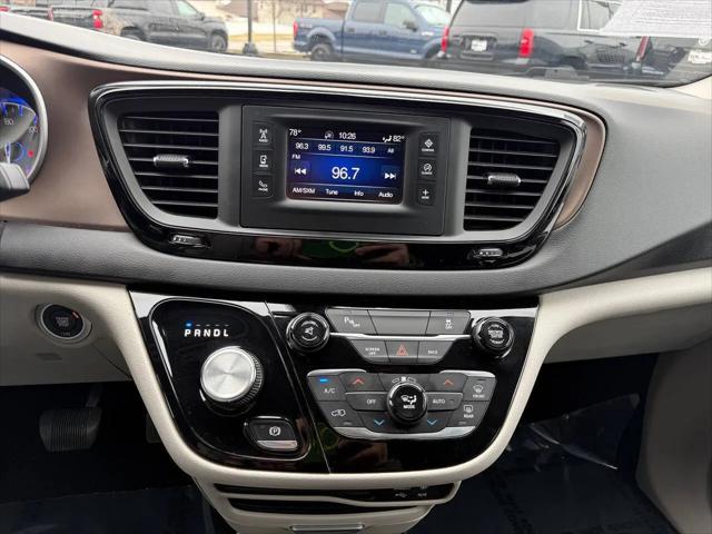 2017 Chrysler Pacifica Touring-L