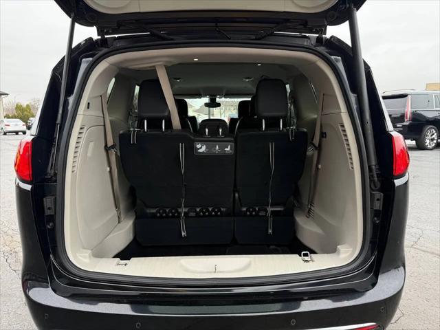 2017 Chrysler Pacifica Touring-L