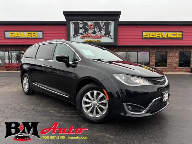 2017 Chrysler Pacifica Touring-L for sale in Oak Forest, IL