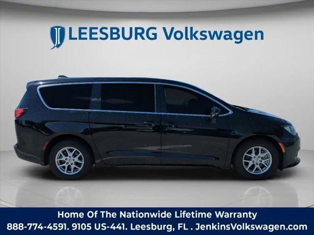 2024 Chrysler Voyager LX