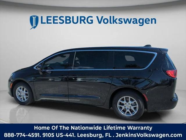2024 Chrysler Voyager LX