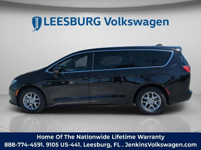 2024 Chrysler Voyager LX