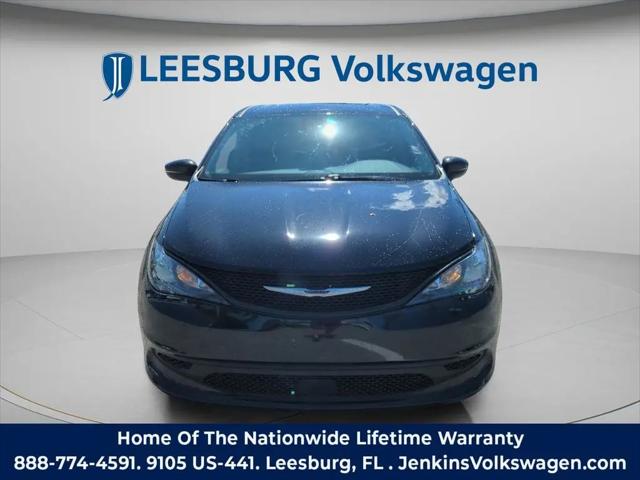 2024 Chrysler Voyager LX