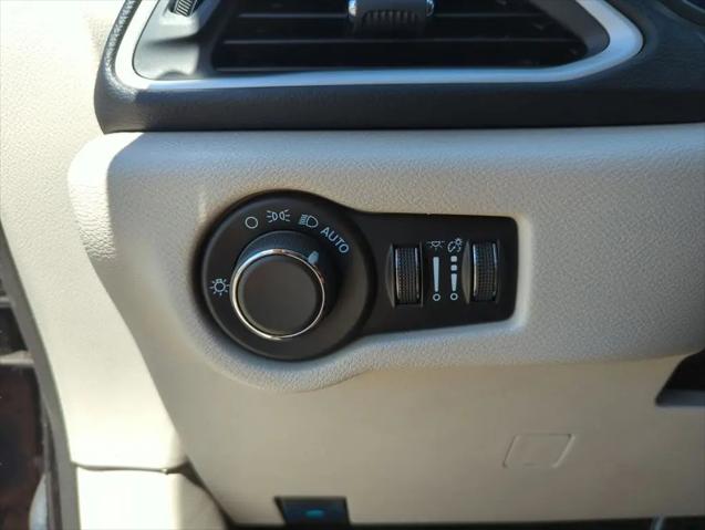 2024 Chrysler Voyager LX