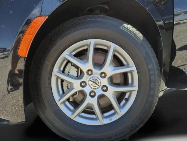 2024 Chrysler Voyager LX