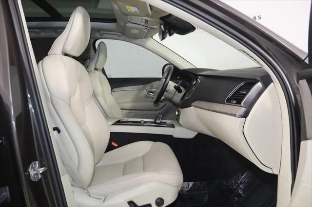 2024 Volvo XC90 B6 Plus Bright Theme 7-Seater