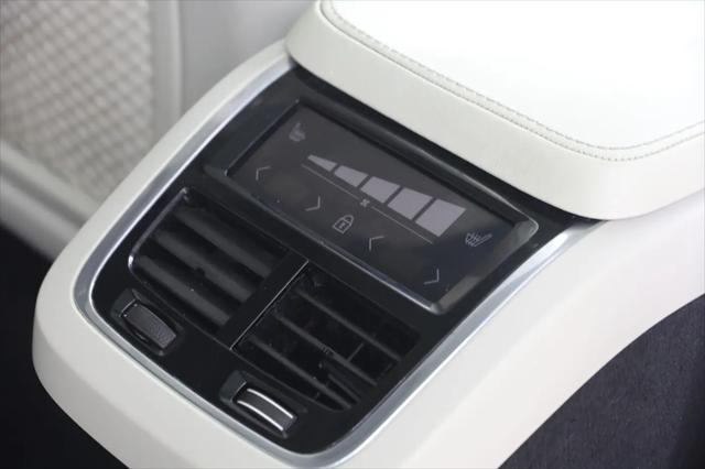2024 Volvo XC90 B6 Plus Bright Theme 7-Seater