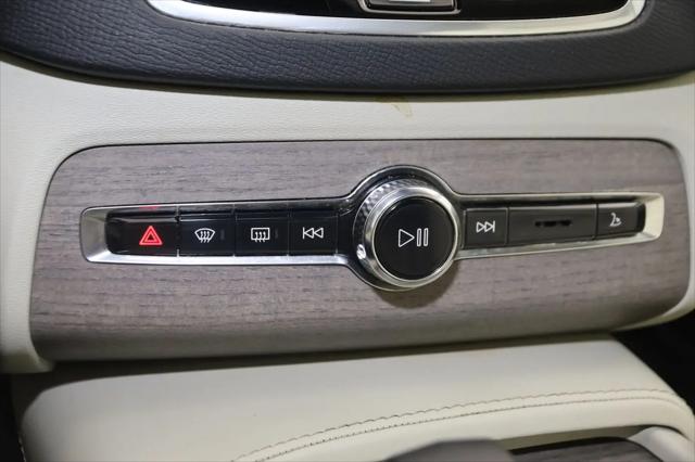 2024 Volvo XC90 B6 Plus Bright Theme 7-Seater