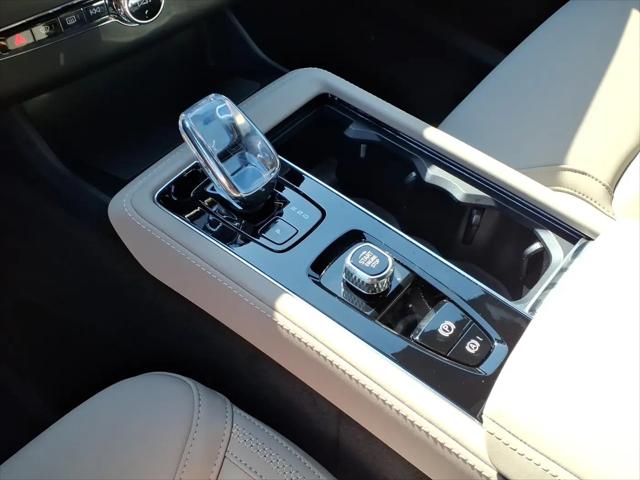 2026 Volvo XC90 Plus, B6 AWD Gas (mild hybrid), Gasoline, Bright, 7 Seats