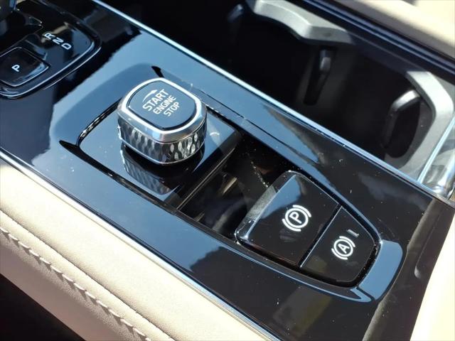 2026 Volvo XC90 Plus, B6 AWD Gas (mild hybrid), Gasoline, Bright, 7 Seats