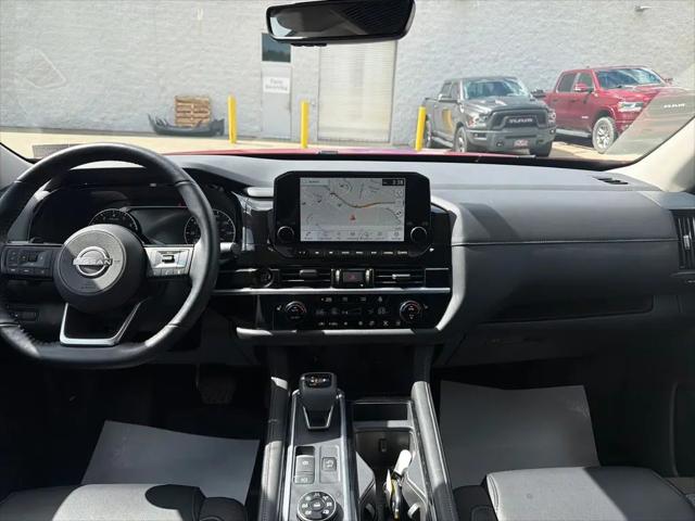 2025 Nissan Pathfinder SL 4WD