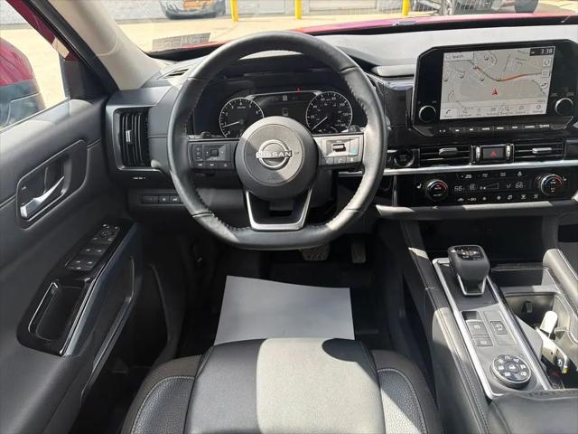 2025 Nissan Pathfinder SL 4WD