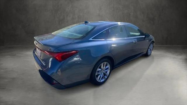 2019 Toyota Avalon Hybrid XLE