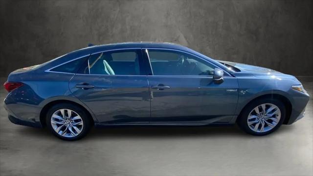 2019 Toyota Avalon Hybrid XLE