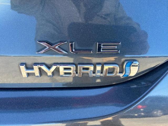 2019 Toyota Avalon Hybrid XLE