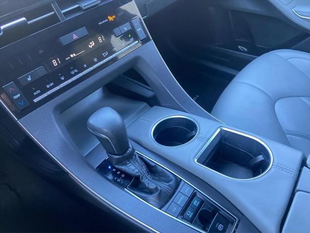 2019 Toyota Avalon Hybrid XLE