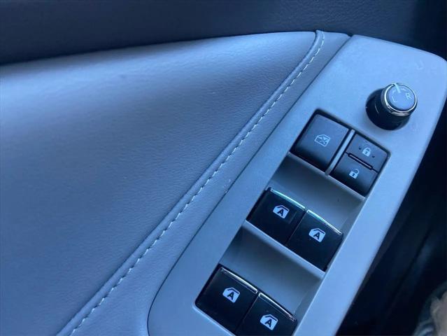 2019 Toyota Avalon Hybrid XLE