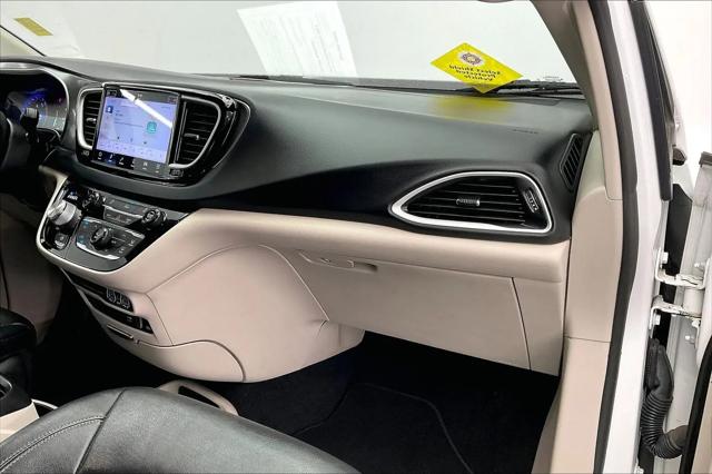 2022 Chrysler Pacifica Touring L