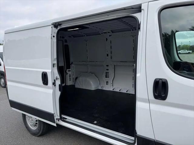 2026 Ram ProMaster 2500 Cargo Van Tradesman Low Roof 136" WB w/Pass Seat