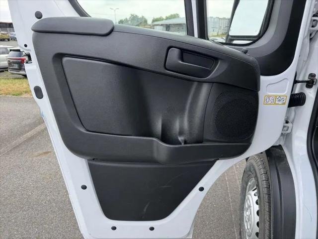 2026 Ram ProMaster 2500 Cargo Van Tradesman Low Roof 136" WB w/Pass Seat