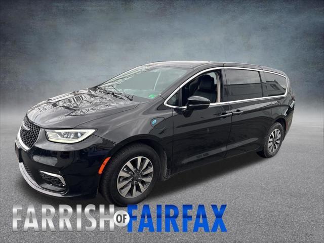 2024 Chrysler Pacifica Hybrid Select