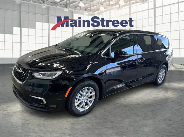 2026 Chrysler Pacifica Select for sale in Lansing, KS