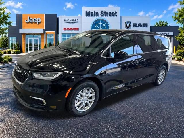 2026 Chrysler Pacifica Select for sale in Lansing, KS