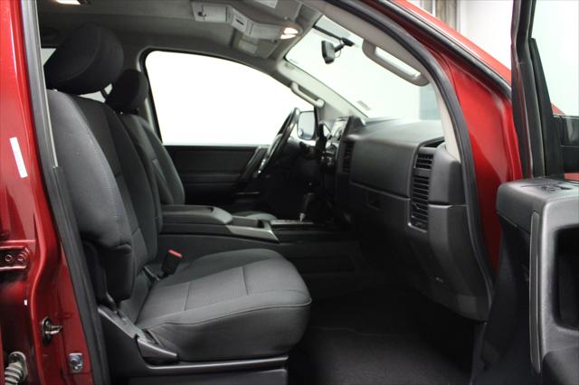 2013 Nissan Titan SV